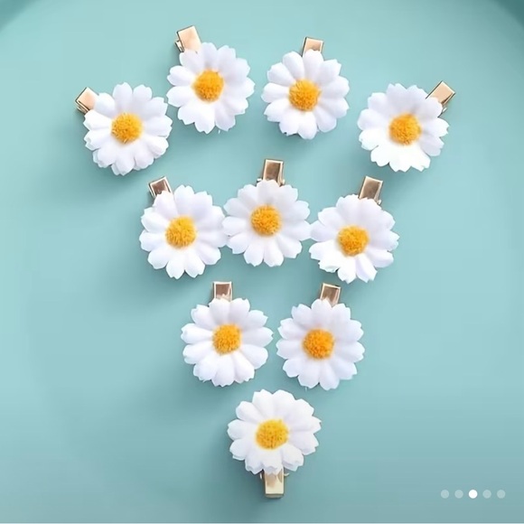 Daisy Hair Clips - White and Silver - Picture 2 of 3